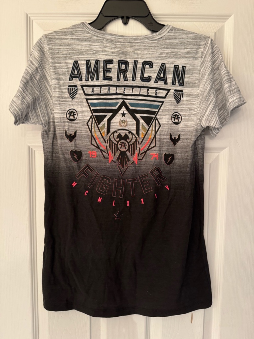 American Fighter College Park T-Shirt Striped Women’s Gray & Black Size Medium - Picture 6 of 14